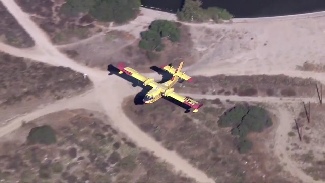 A CL 415 Super Scooper